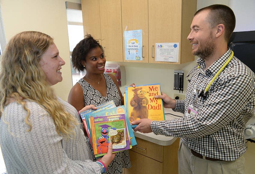 reach out and read internship