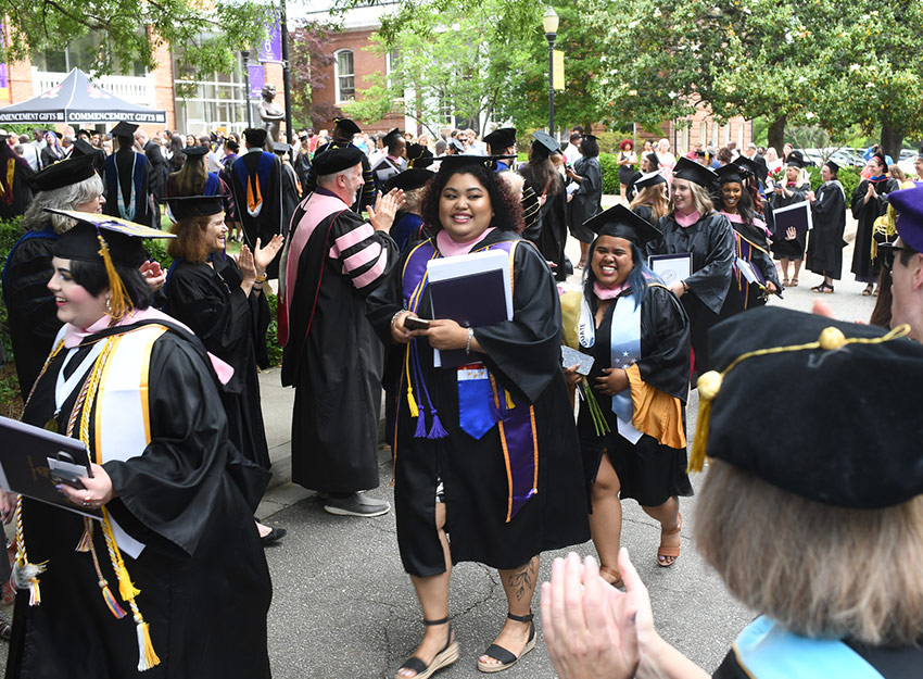 Converse graduation 2022